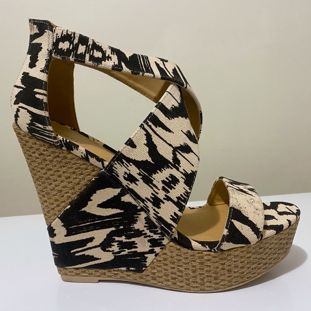 Just Fab wedge Heels size 11